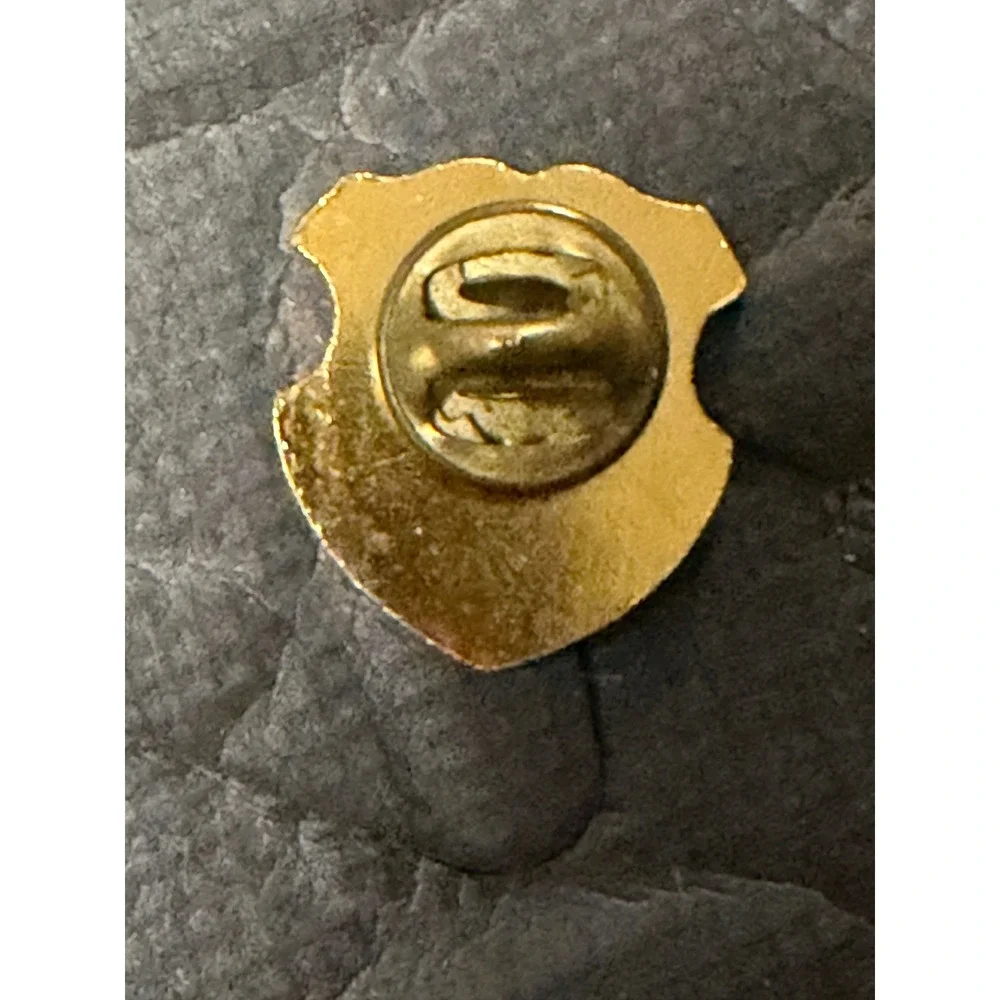 Belgique Belgium Pin Coat of Arms Shield Lapel Souvenir Travel Vintage Badge